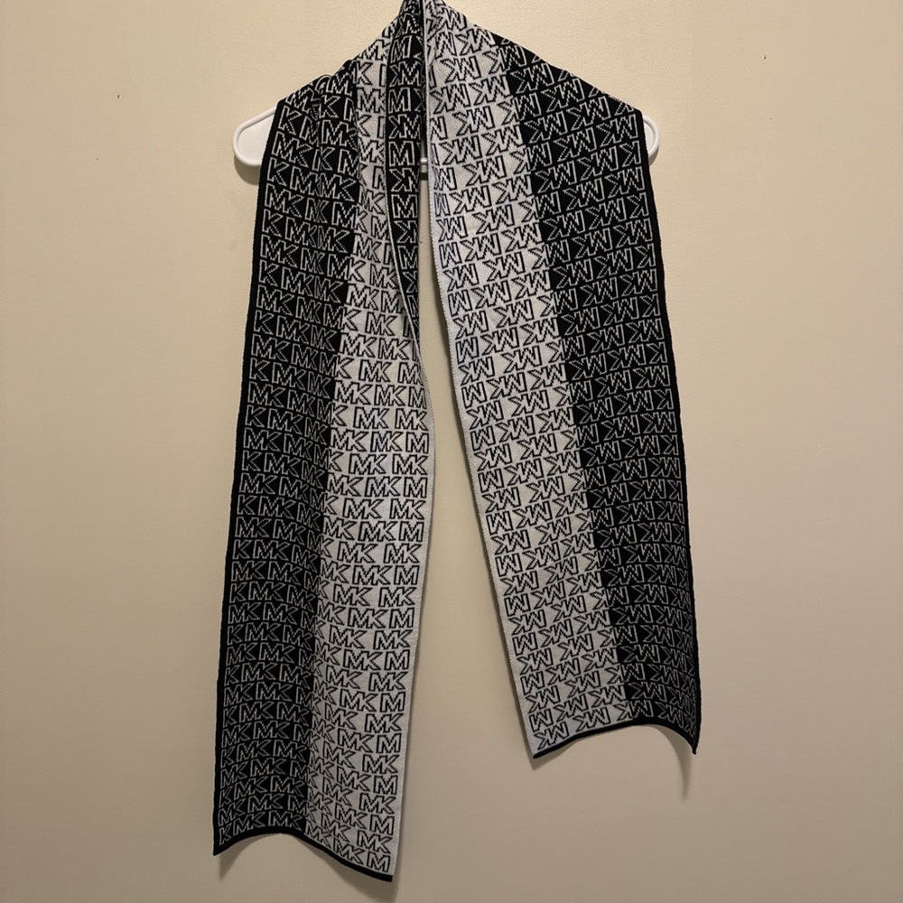 Michael Kors Monochrome Logo Pattern Scarf AND hat